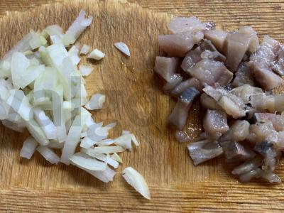 Salotas „Silkė po kailiu“ su garstyčių padažu Žingsnis 1