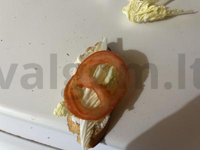 Sotūs sumuštiniai su keptomis dešrelėmis Žingsnis 8