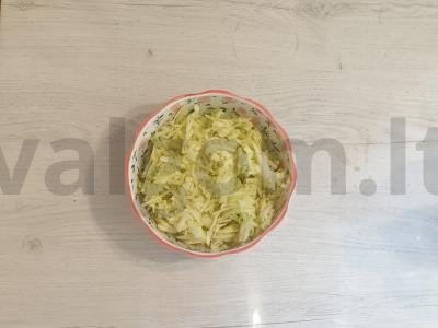 Smulkintos vištienos kotletai su cukinija Žingsnis 1