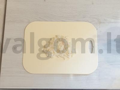 Smulkintos vištienos kotletai su cukinija Žingsnis 3