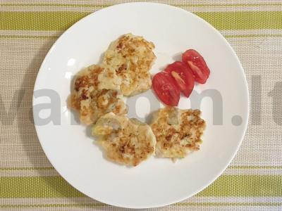 Smulkintos vištienos kotletai su cukinija pagrindine nuotrauka