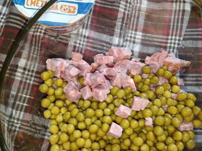 Salotas su rūkytomis dešromis „Skonio šventė“ Žingsnis 1