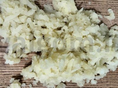 Švelni silkių salotos su obuoliais ir sūriu Žingsnis 1