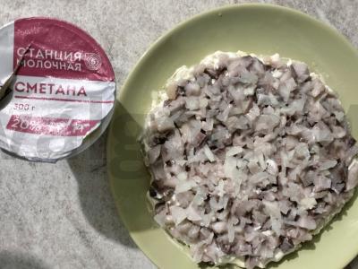 Švelni silkių salotos su obuoliais ir sūriu Žingsnis 3