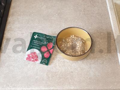 Avižinė košė su persiku ir avietėmis Žingsnis 1