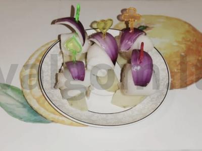 Užkandis „Raudoni burės rusiškai“ pagrindine nuotrauka