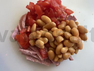 Salotas su pomidoru ir baltais pupelėmis Žingsnis 3