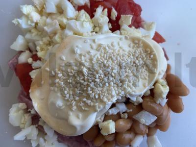 Salotas su pomidoru ir baltais pupelėmis Žingsnis 5