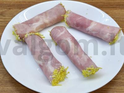 Sūrio ir kumpio ritinėliai pagrindine nuotrauka