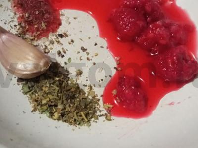 Burokėliai, troškinti su avietėmis ir itališkais prieskoniais Žingsnis 2