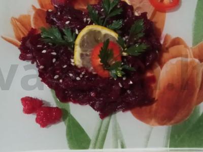 Burokėliai, troškinti su avietėmis ir itališkais prieskoniais pagrindine nuotrauka