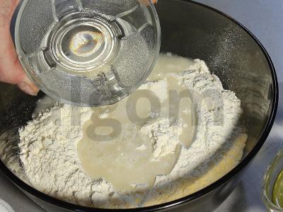 Koldūnai su elniena ir spanguolių padažu Žingsnis 1