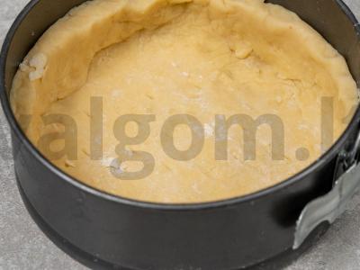 Klasikinis prancūziškas svogūnų pyragas Žingsnis 3