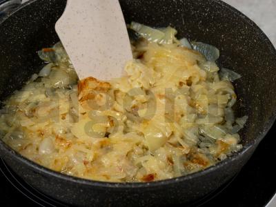 Klasikinis prancūziškas svogūnų pyragas Žingsnis 5