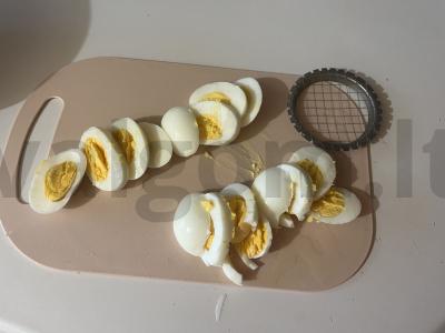 Paprastas olivje su konservuotais žirneliais Žingsnis 5