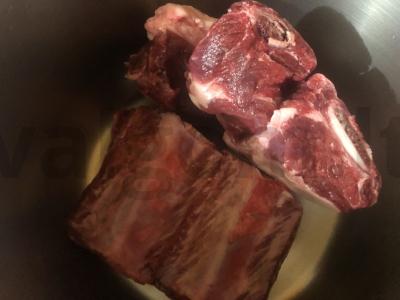 Sriuba su namine makaronais ir jautiena Žingsnis 1