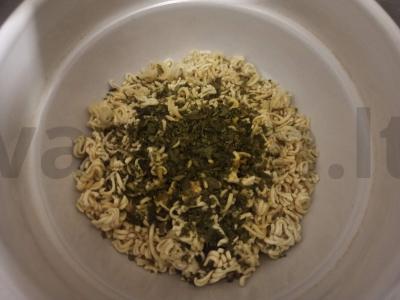 Greito paruošimo makaronai su dešra ir petražolėmis Žingsnis 1