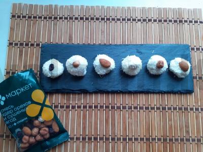 Varškės desertas su kokosų drožlėmis Žingsnis 3