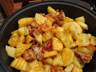 Bulvės su mėsa sultinyje pietums Žingsnis 4