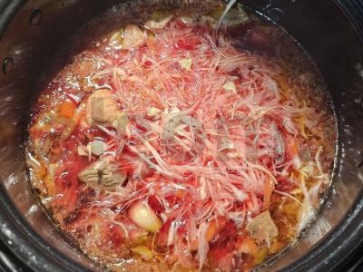 Mėsos barščiai lėtoje viryklėje Žingsnis 5