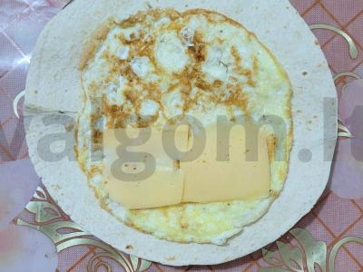 Sotūs pusryčiai iš tortilijos Žingsnis 3