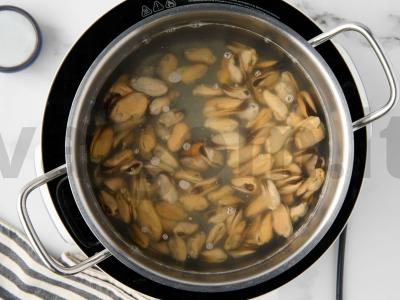 Žaliosios pupelės su midijomis Žingsnis 2