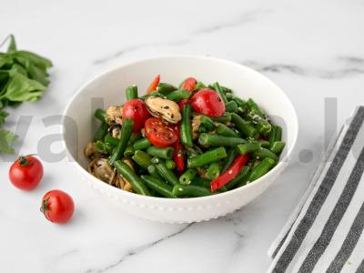 Žaliosios pupelės su midijomis pagrindine nuotrauka