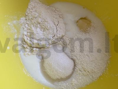 Blynai su kefyru ir kokosų drožlėmis Žingsnis 1