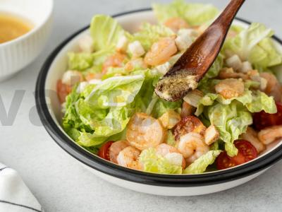 Vegetariškas „Cezario“ salotas su krevetėmis Žingsnis 5