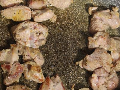 Kalakutų šlaunelė grietinėlės padaže su sūriu ir svogūnais Žingsnis 4