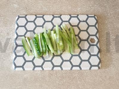 Vasaros ritinėliai su krabų lazdelėmis Žingsnis 1