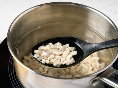 Vegetariška solyanka su pupelėmis Žingsnis 1