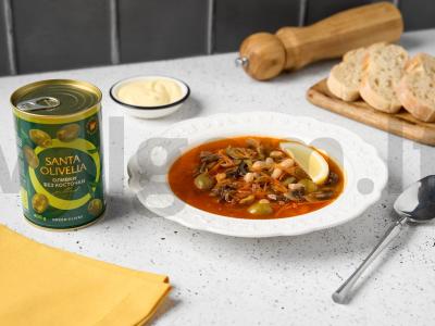 Vegetariška solyanka su pupelėmis pagrindine nuotrauka