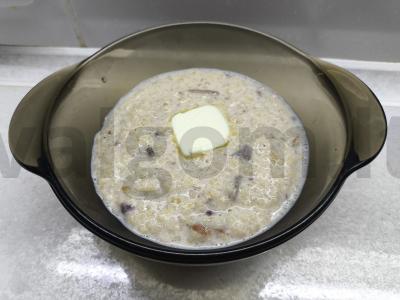 Kvietinė košė su džiovintais vaisiais pagrindine nuotrauka