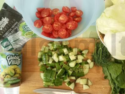 Daržovių salotas su alyvuogėmis per 15 minučių Žingsnis 1