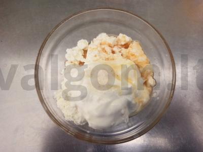 Gruziniškas lavašas su varške ir marinuotu agurku Žingsnis 4