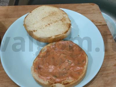 Sotūs naminis burgeris su jautienos kotletu Žingsnis 5