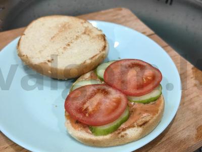 Sotūs naminis burgeris su jautienos kotletu Žingsnis 7