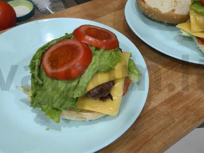 Sotūs naminis burgeris su jautienos kotletu Žingsnis 13