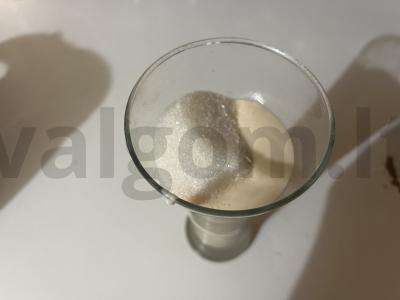 Vaikiškas pieno kokteilis su raugintu pienu „Ažūrinis“ Žingsnis 2