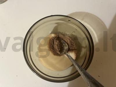 Vaikiškas pieno kokteilis su raugintu pienu „Ažūrinis“ Žingsnis 4