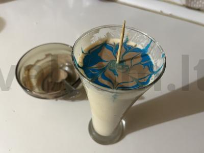 Vaikiškas pieno kokteilis su raugintu pienu „Ažūrinis“ Žingsnis 11