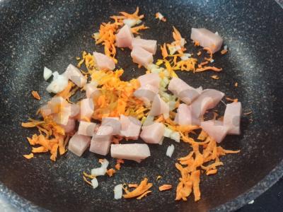 Kuskusas su vištiena keptuvėje Žingsnis 2