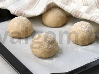 Ruginiai bandelės su rauginiu Žingsnis 4