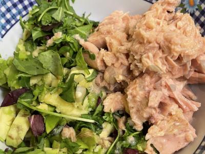 Salotos su tunu, avokadu ir pomidorais pelati Žingsnis 6