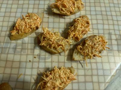 Brusketa su tunu ir korėjietiška morkų salotomis Žingsnis 5