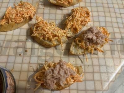 Brusketa su tunu ir korėjietiška morkų salotomis Žingsnis 6