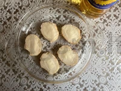 Brusketa „Antol“ su agurkais ir bekonu Žingsnis 3