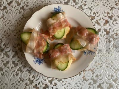 Brusketa „Antol“ su agurkais ir bekonu pagrindine nuotrauka