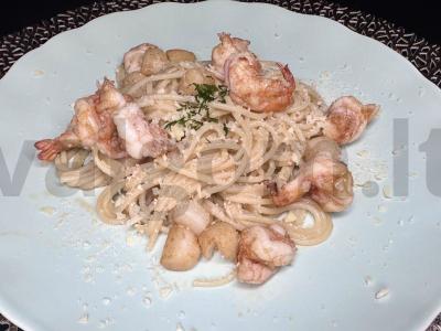 Makaronai su midijomis ir krevetėmis pagrindine nuotrauka